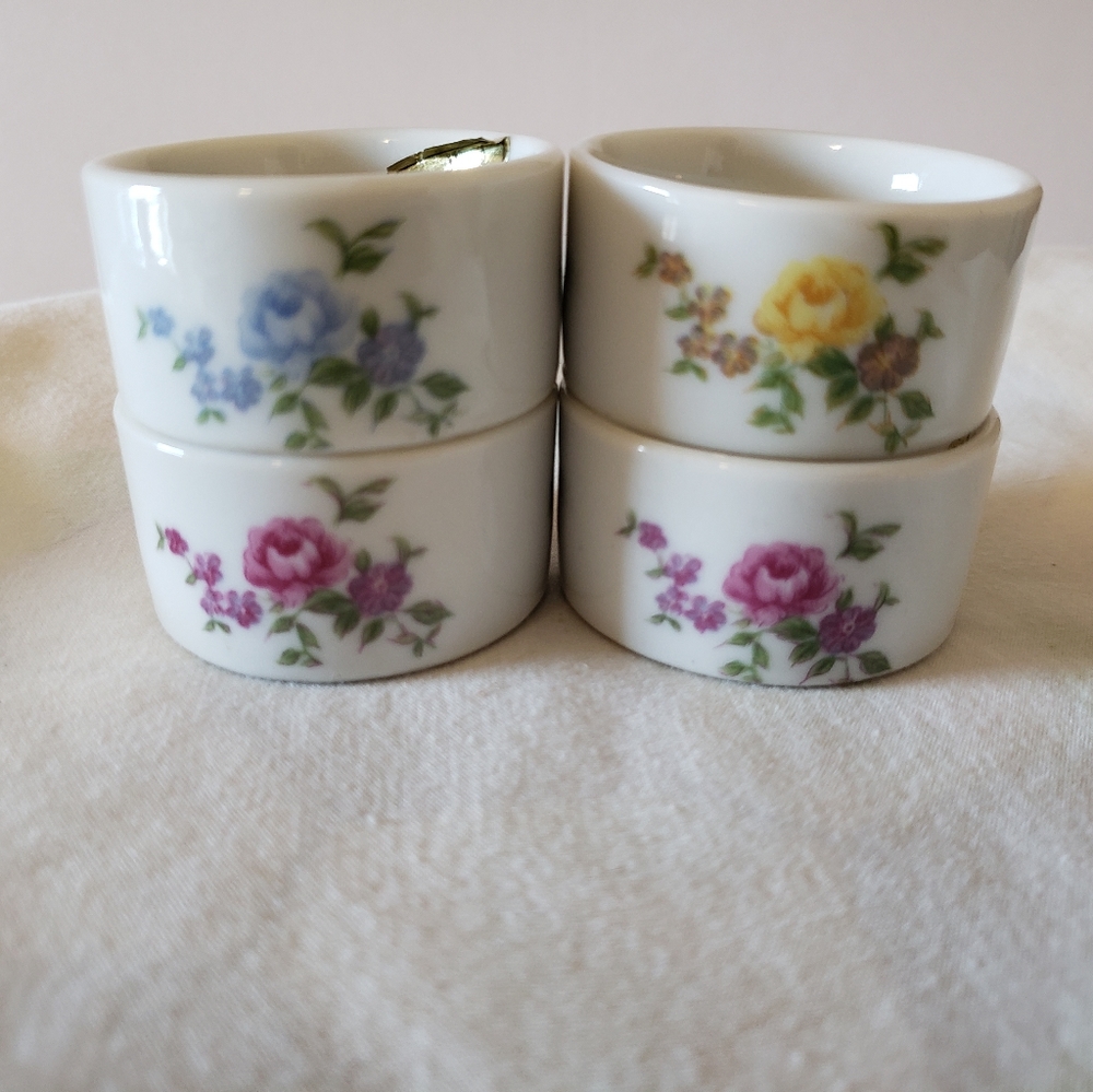 Shafford Japan Napkin rings set of four.